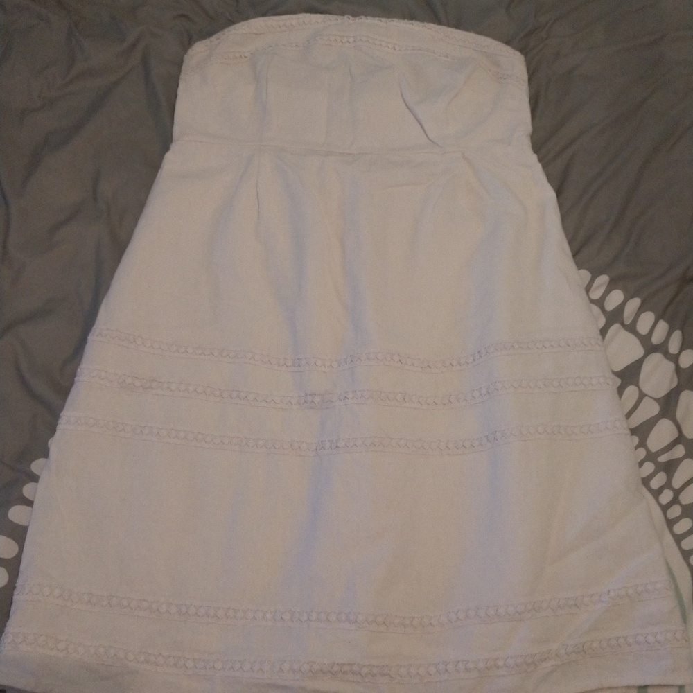 White strapless dress